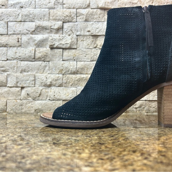 TOMS. Majorca Ankle Boots, 7W, Open Toe, Perforated Suede Leather, Black - Picture 5 of 11